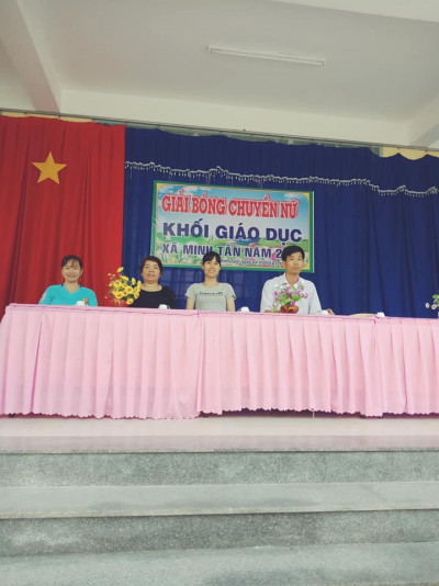 Giải bóng chuyền nữ khối giáo dục xã Minh Tân 2018