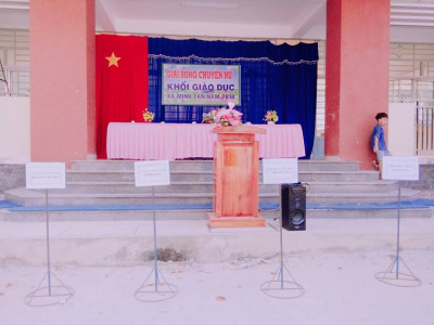 Giải bóng chuyển 8.3