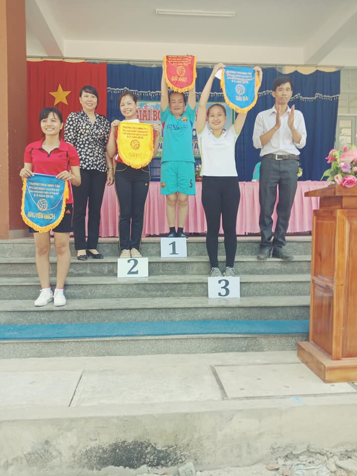 Bong chuyen nu