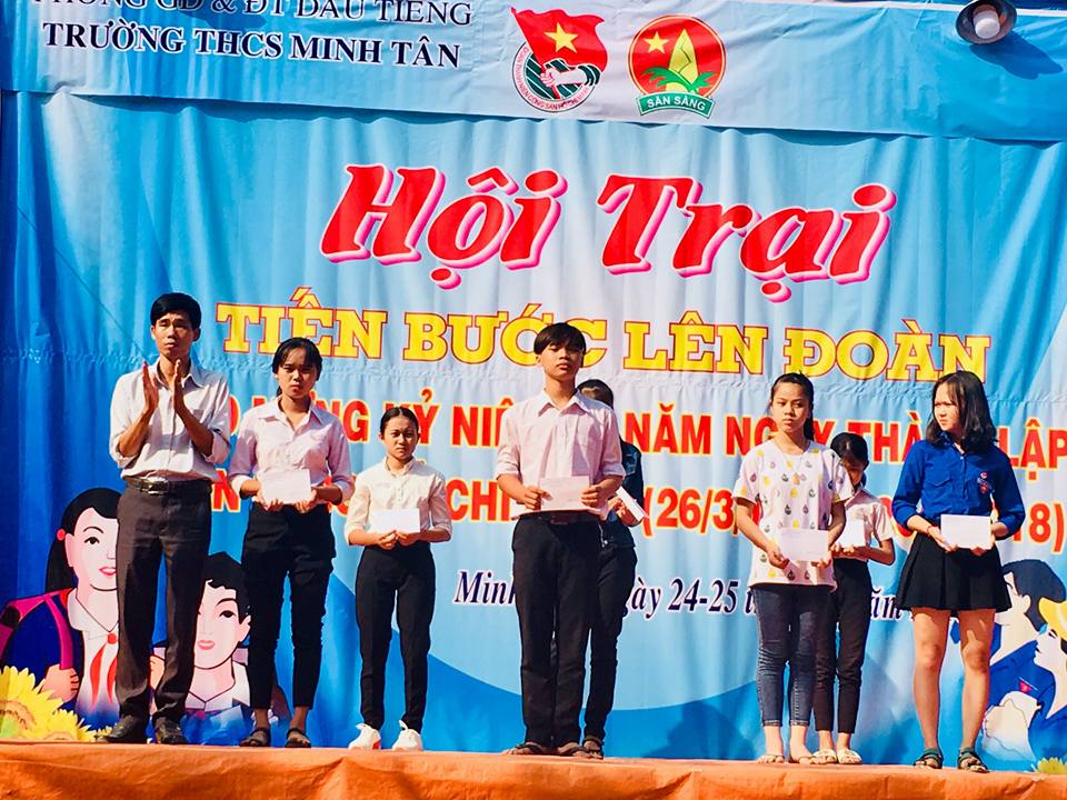 trao giải
